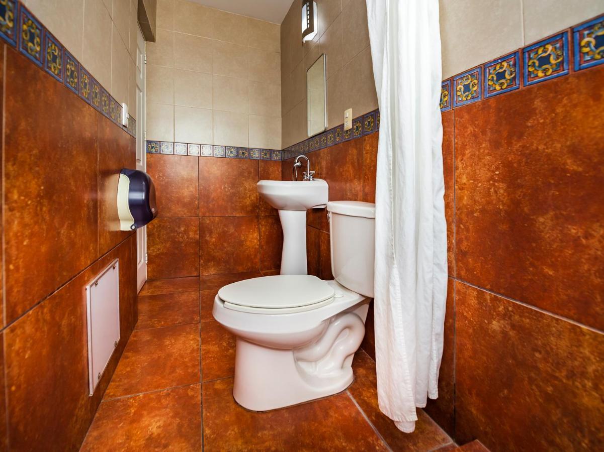 Itza Hotal & Cafe Hotel Queretaro Luaran gambar