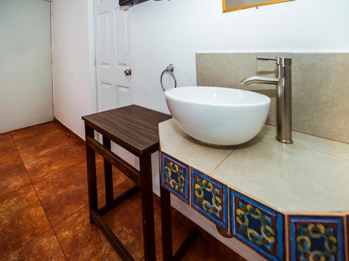 Itza Hotal & Cafe Hotel Queretaro Luaran gambar