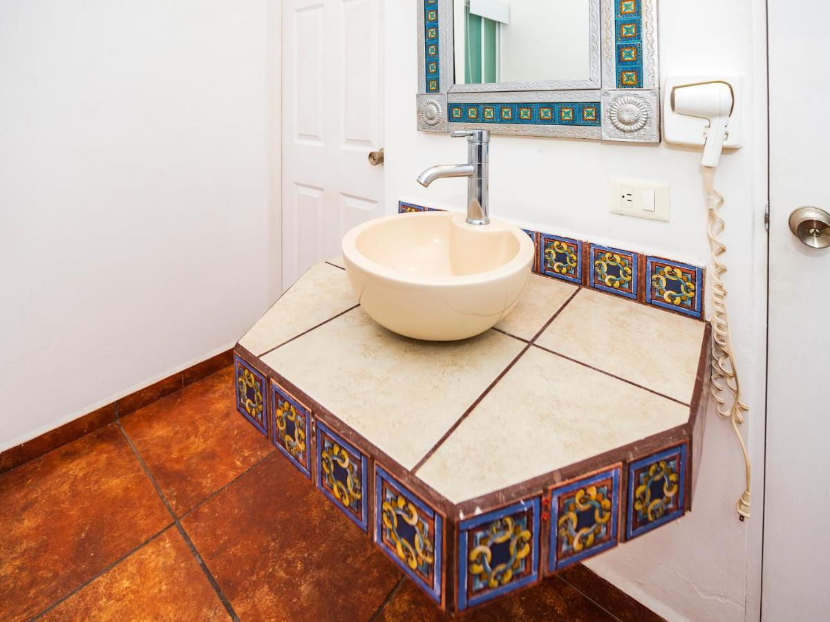 Itza Hotal & Cafe Hotel Queretaro Luaran gambar